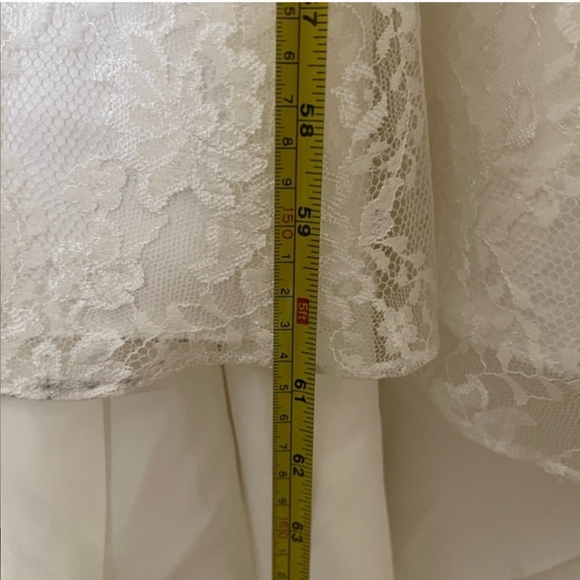 Elegant White Wedding Dress - Picture 12 of 13